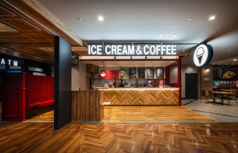 神奈川県のアイスクリーム店の内装デザイン事例（サンリット建設）