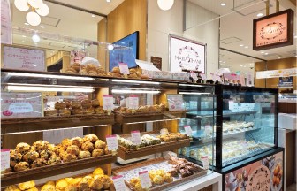 静岡県のケーキ店の内装デザイン事例（株式会社サライデザイン）