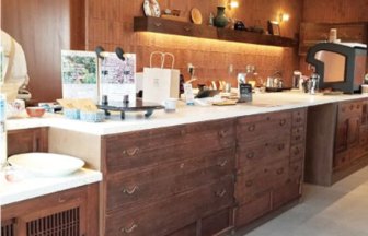 愛知県のカフェの内装デザイン事例（株式会社サライデザイン）