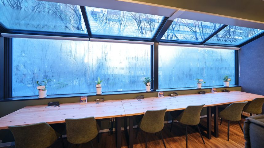 大阪府のカフェの内装デザイン事例（カエル・デザイン・プロジェクト株式会社）