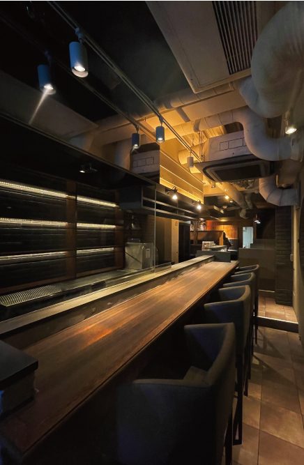 Bar&Cafe COVO 17の内装(愛知県・カフェ・ダーク×バー)