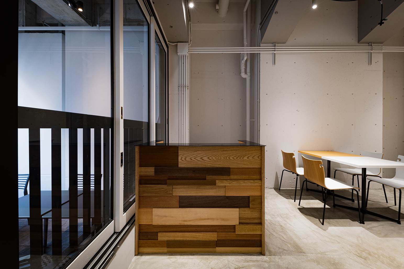 Microsoft Base OSAKA（大阪府）のオフィスエントランス・受付の内装施工写真｜施工：株式会社サンリット建設