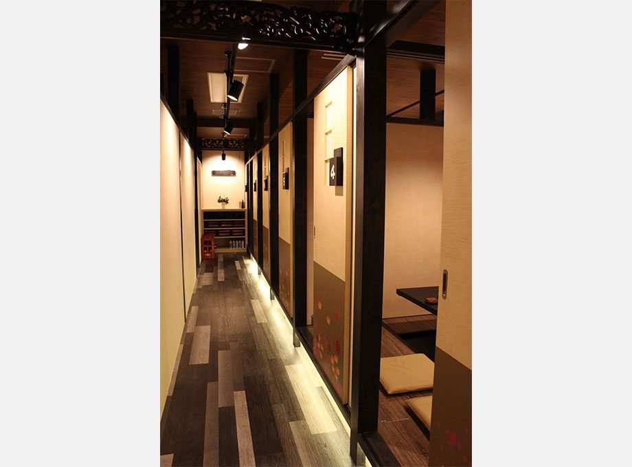 海鮮と串焼 珀や 大通南1条店の内装（北海道・居酒屋・海鮮×個室×行灯）