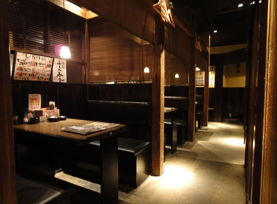 炭火居酒屋 炎 琴似本通店の内装（北海道・居酒屋・炭火×座敷×木）