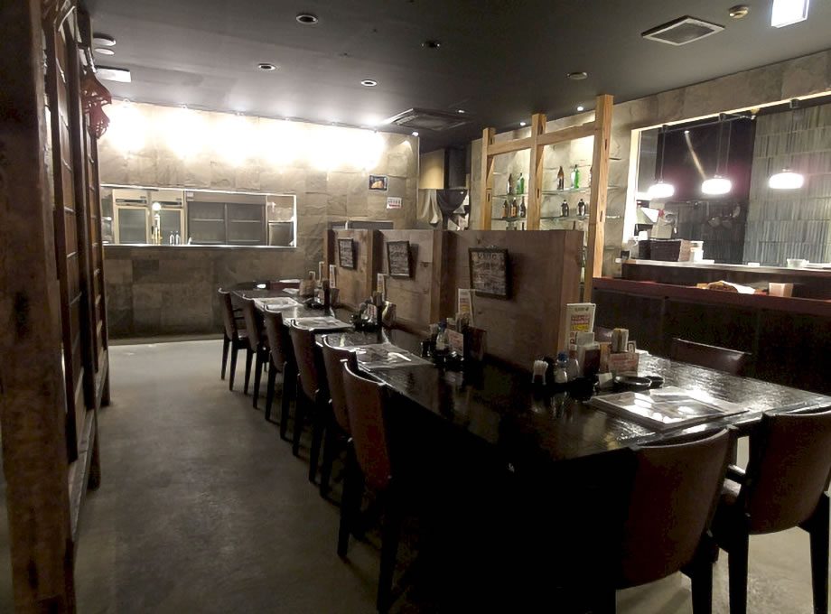 炭火居酒屋 炎 琴似本通店の内装（北海道・居酒屋・炭火×座敷×木）