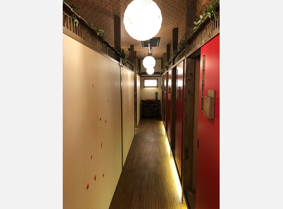 海鮮個室酒場 伊まり 大通駅前店の内装（北海道・居酒屋・海鮮個室×丸照明）