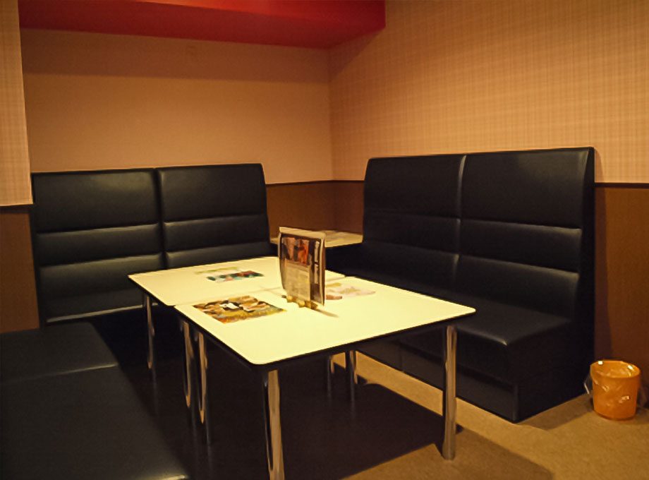 カラオケ歌屋 輪西店の施工事例写真 3。施工：タカハシアートプランニング株式会社