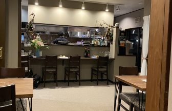東京都のバーの内装デザイン事例（ビリーフデザイン）