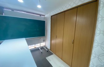 千葉県の学習塾の内装デザイン事例（ビリーフデザイン）