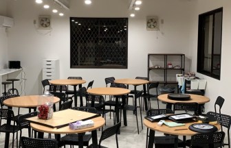 千葉県の学習塾の内装デザイン事例（ビリーフデザイン）