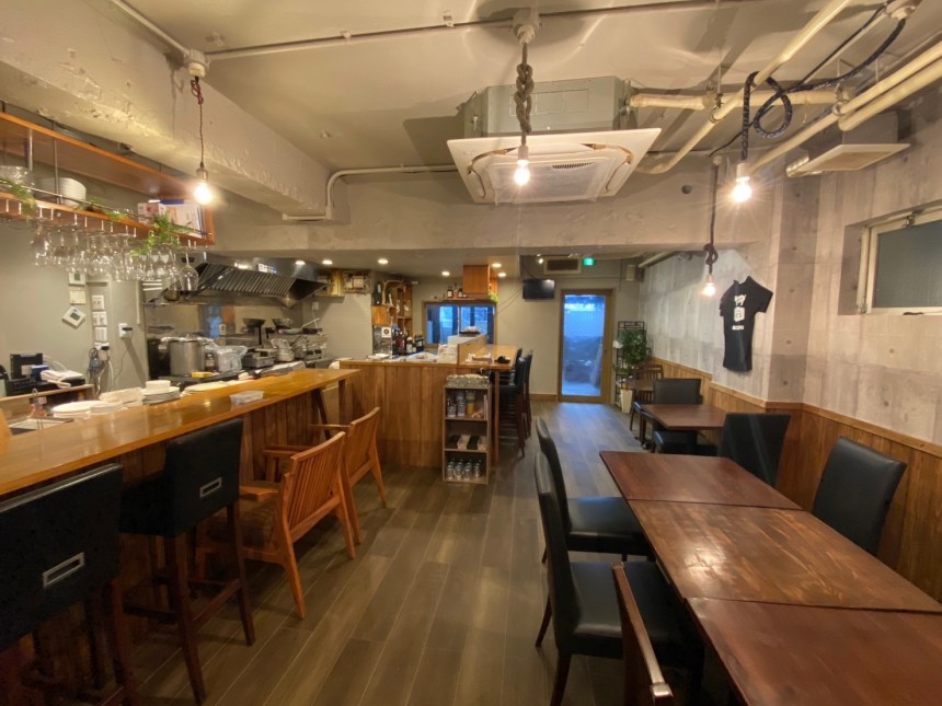 東京都のスペアリブ・肉料理店の内装デザイン事例（ビリーフデザイン）
