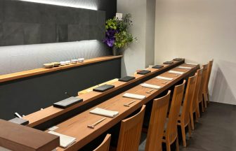 東京都の鮨店の内装デザイン事例（ビリーフデザイン）