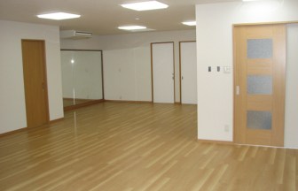 京都府のレンタルスペースの内装デザイン事例（奥田建築工房）