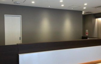 大阪府のクリニックの内装デザイン事例（奥田建築工房）