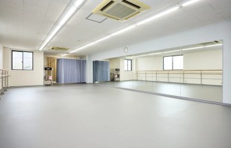 大阪府のバレエスタジオの内装デザイン事例（ユウリフォーム）