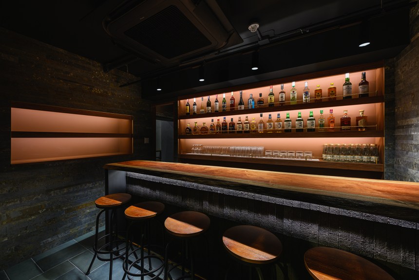 馬喰横山／東京のBOLOGNEHOLIC｜飲食店の内装デザイン事例（サンリット建設（DESIGN STUDIO TEMPO））