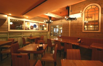 那覇市松山のHAN’S 松山店｜ステーキレストランの内装デザイン事例（株式会社コンセプション）