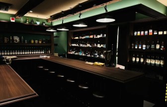 大阪府大阪市南船場のJOHN RYAN‘S POLKA｜バー・居酒屋の内装デザイン事例（株式会社ツープラスフォーデザイン）