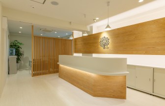 福岡県福岡市中央区舞鶴1-2-8 セントラルビル3Fのエルムクリニック福岡院｜美容皮膚科の内装デザイン事例（株式会社SPパートナーズ）