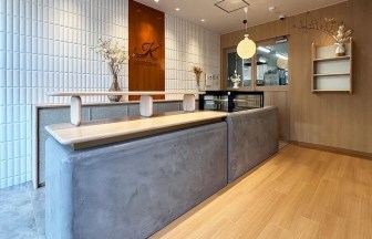 愛知県豊橋市のOKOME SWEETS K｜スイーツ（ケーキ・洋菓子・和菓子・チョコ等）の内装デザイン事例（HEMIIK&Co.）