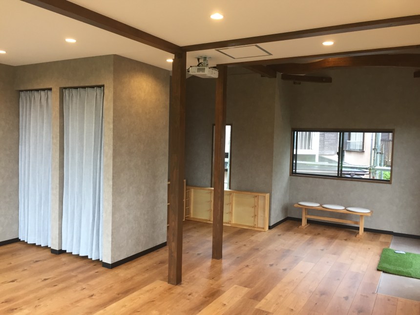 千葉県山武市の山武市 英会話教室兼ヨガ教室｜英会話教室兼ヨガ教室の内装デザイン事例（株式会社ＧＬＯＢＡＬデザイン）