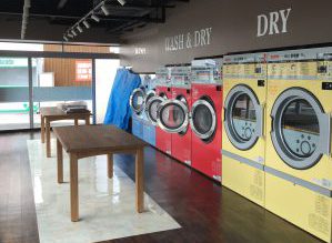 千葉県市原市のコインランドリーの内装デザイン事例（株式会社GLOBALデザイン）