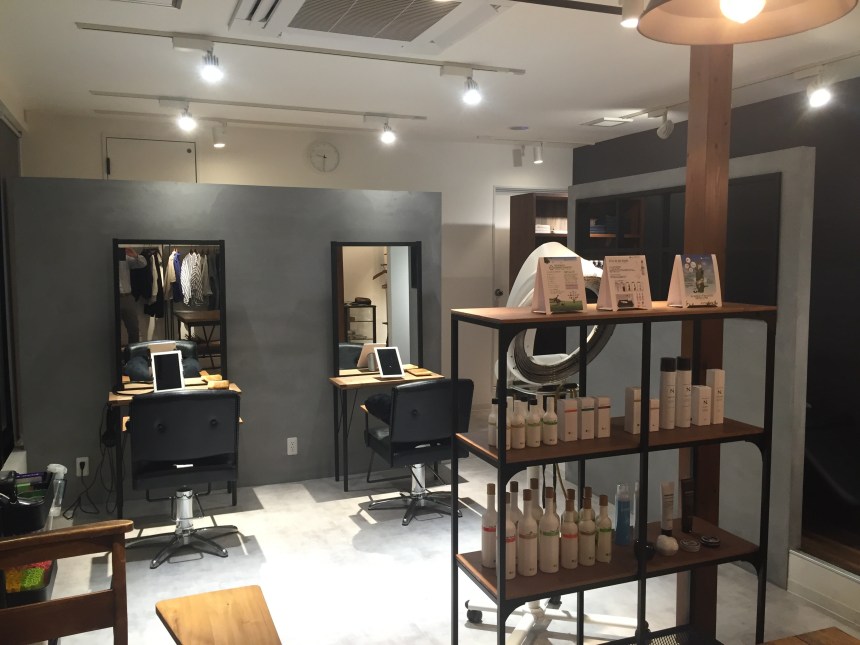 千葉県市川市のヘアーサロン（33㎡）の内装デザイン事例（株式会社GLOBALデザイン）