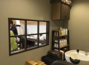 千葉県船橋市のヘアーサロン（50㎡）の内装デザイン事例（株式会社GLOBALデザイン）